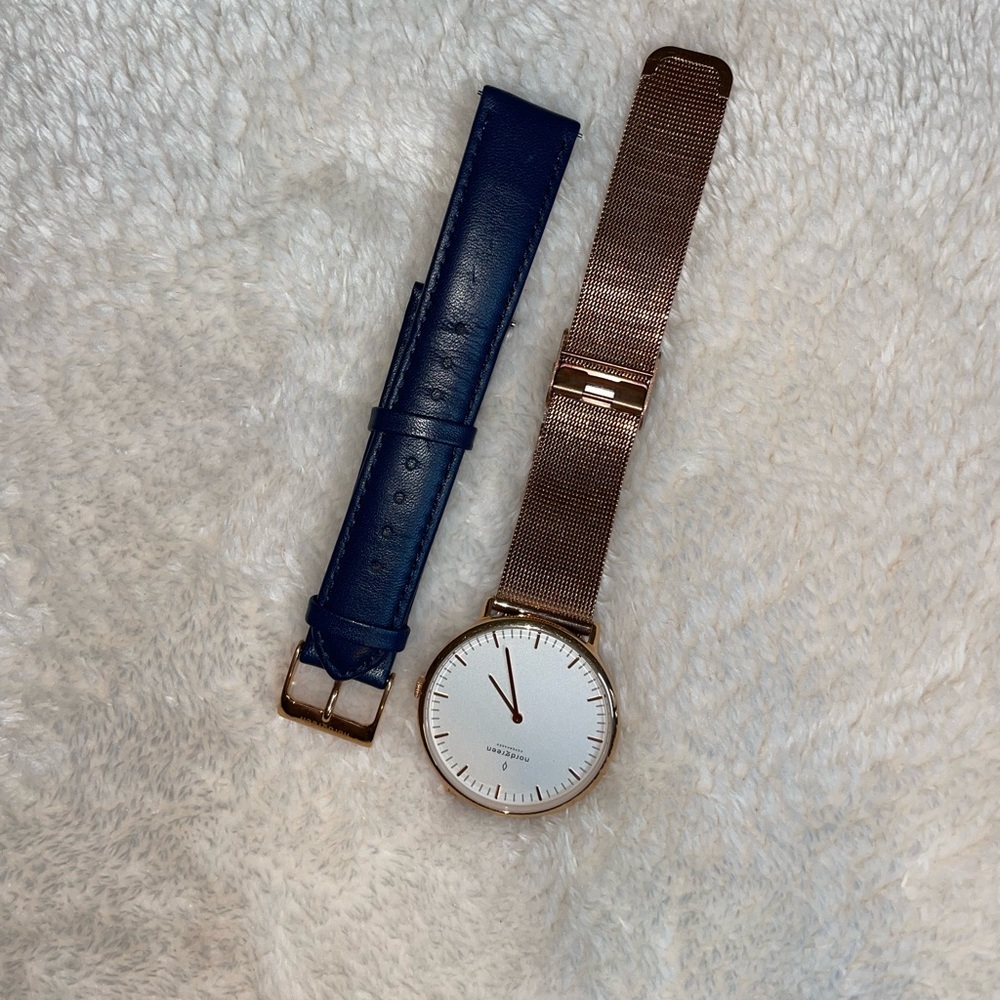 Rose gold Watch with extra strap